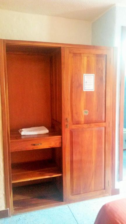Hostal Estrella De Mar Puerto Ayora  Room photo
